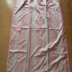 花柄刺繍入り遮光裏地付きドレープカーテンの画像