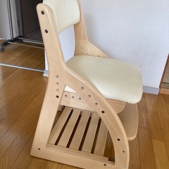 子供用　学習机に　コイズミ　椅子　チェア　ランドセル置き付き　　の画像