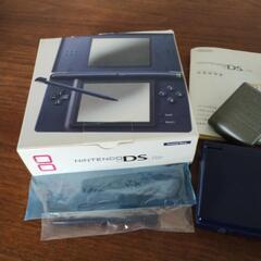 ニンテンドーDS lite &旅の指さし会話帳の画像