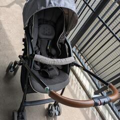アップリカ　ラクーナクッションAC ベビーカーの画像