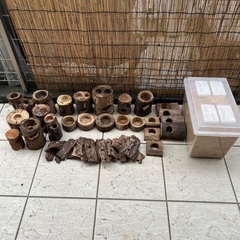 中古昆虫飼育用品、飼育ケース、止まり木、昆虫マット