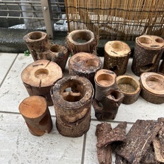 中古昆虫飼育用品、飼育ケース、止まり木、昆虫マットの画像