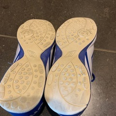 umbro サッカーシューズ22.5の画像