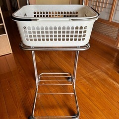 　ランドリーバスケット ワゴン付きの画像