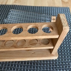 試験管と試験立てのセットの画像