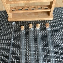 試験管と試験立てのセットの画像
