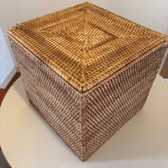 無印良品　ラタンバスケット蓋付き