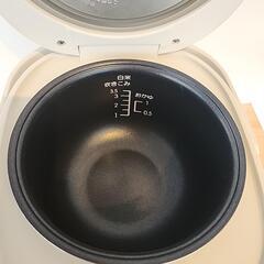 炊飯器　一人暮らし　小サイズ　16年製の画像