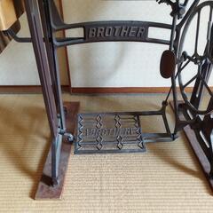 昭和レトロなミシン ブラザー TA1-B18の画像