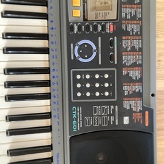 電子キーボード　電子ピアノの画像