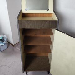 【無料】古い棚の画像