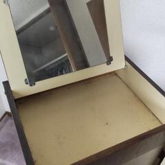 【無料】古い棚の画像