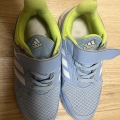 adidas子供靴20cm
