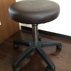 【お譲り先が決まりました】昇降式エステスツール　