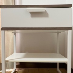 【中古】IKEA TRYSIL（トリスィル）サイドテーブル、キャ...