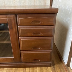 リビング整理棚　飾り棚付きの画像