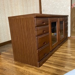リビング整理棚　飾り棚付きの画像