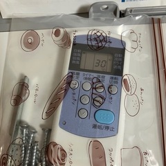 2020年製 CORONA コロナ 窓用 エアコン(CW-F1620) 4～7畳目安 リモコン&取付枠あり の画像