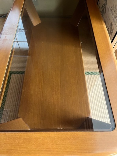 ガラステーブル