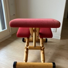 ストッケ STOKKE マルチバランスチェア赤 (expack654) 名谷の