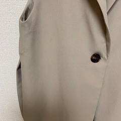 グレイル　ジレの画像