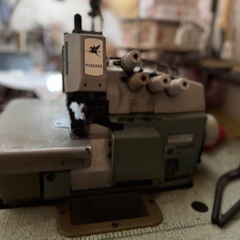 お取引き完了　業務用ミシン？ロックミシン？家庭用ミシンの画像