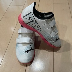 Puma サッカーシューズ ホワイト ピンクの画像