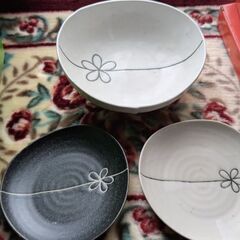 2000円　たち吉　大皿と取り分け皿のセット