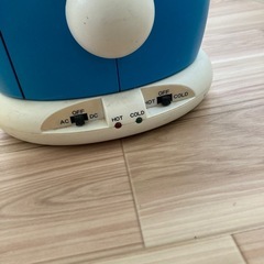 猫型ロボット型冷蔵庫の画像