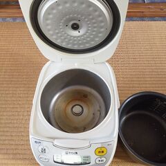 タイガー炊飯器  5合炊きの画像