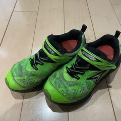 ジュニアシューズ  瞬足の画像