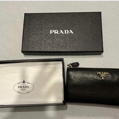 PRADA財布