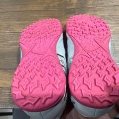 Puma サッカーシューズ ホワイト ピンクの画像