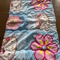 新品　ハローキティー肌掛け布団😸シングルブルーの画像