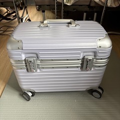 パイロットキャリーケース
