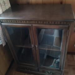 昭和の棚　レコード入れで使ってました