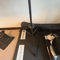 無料　美品⭐︎プロジェクター用のスクリーンの画像