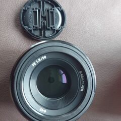 SONY(ソニー) 標準単焦点レンズ フルサイズ FE 50mm F1.8 デジタル一眼カメラα[Eマウント]用 純正レンズ SEL50F18Fの画像