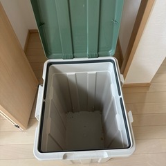 ゴミ箱の画像