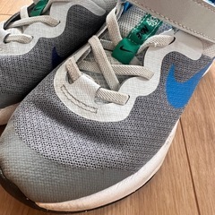 NIKE スニーカー　19センチの画像