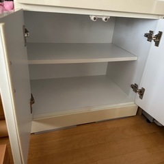 食器棚の画像