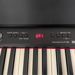 Roland 電子ピアノ　F-120SB 人気の黒い2013年製の画像