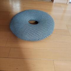ドーナツクッション