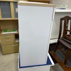 ⭐️お持ち帰りSALE⭐️配達可能🚚　イーナ　キッチンカウンター　食器棚　コンセント付き　レンジ台　ホワイト×ベージュ　白　幅120×奥39.5×高85cm　リサイクルショップ　朝霞市　ケイラック朝霞田島店　志木市　和光市　GM337の画像
