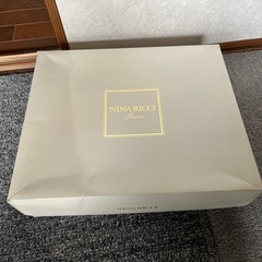 ニナリッチ　コットンボアシーツ
の画像