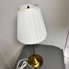 IKEA【クラシカル卓上ランプ】の画像