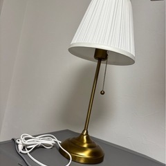 IKEA【クラシカル卓上ランプ】