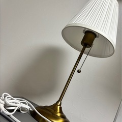 IKEA【クラシカル卓上ランプ】の画像