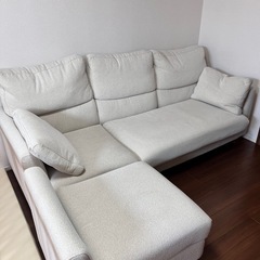 【取引完了
】3人掛けソファー　スツール付きの画像