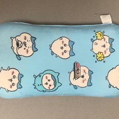 ハチワレ　クッションの画像